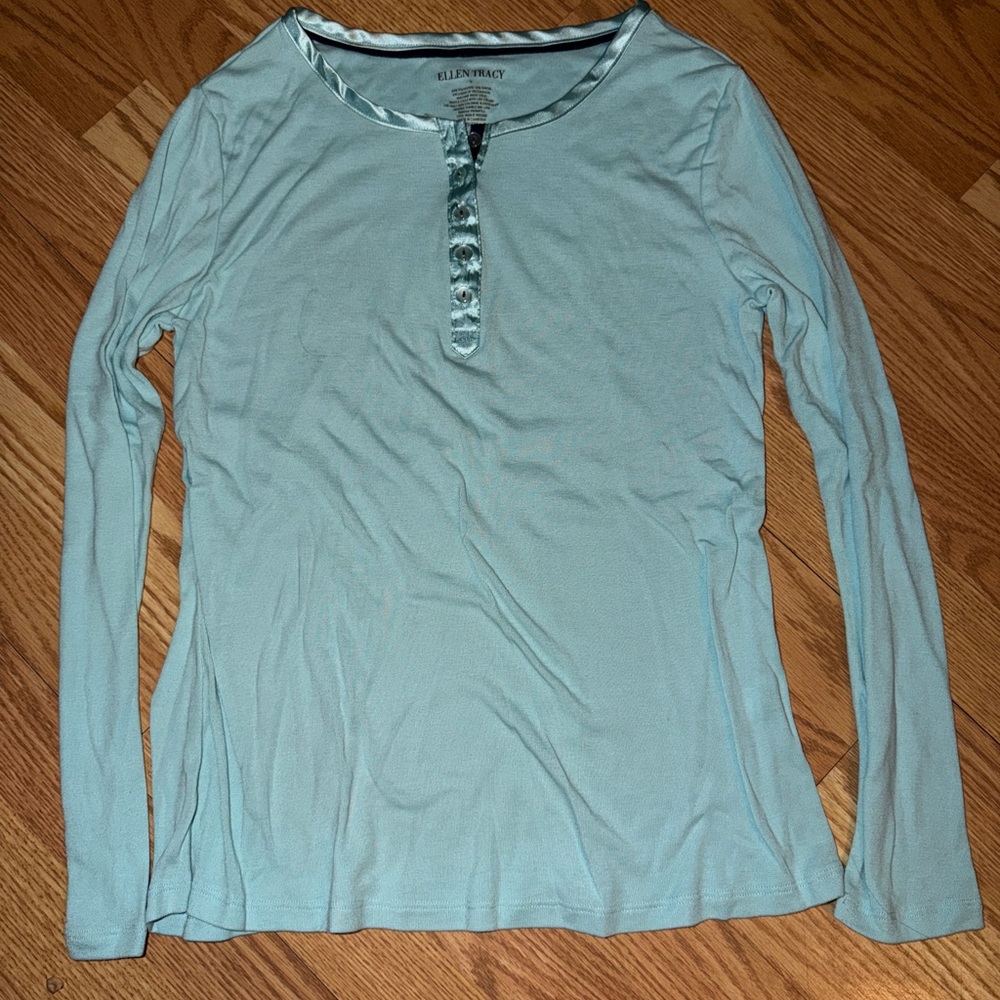 Ellen Tracy Aqua Long Sleeve Top